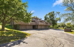 832 Stone Ridge Place, Dubuque, IA 52001