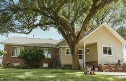 4622 E 9th Ave, Winfield, KS 67156