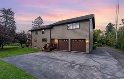4 Lakeside Ct, Duluth, MN 55804