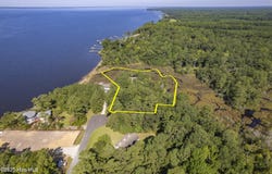 452 Indian Bluff Drive, Arapahoe, NC 28510