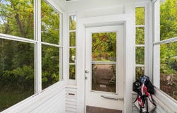 1306 E 11th St, Duluth, MN 55805-1560
