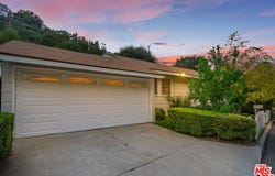 3771 Longview Valley Rd, Sherman Oaks, CA 91423