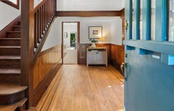 5690 Ocean View Dr, Oakland, CA 94618