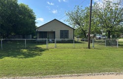 109 Harrison Avenue, Newcastle, TX 76372