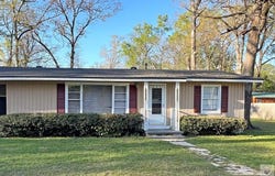 209 Roosevelt, Hooks, TX 75561