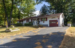 37 Whippletree Drive, Ballston Spa, NY 12020