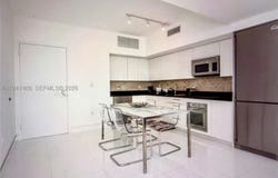 92 SW 3rd St, Miami, FL 33130