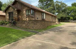 692 Sunnybrook Dr, Longview, TX 75605