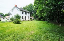 416 E Sycamore St, Louisa, KY 41230