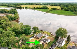 78 LAKE Drive, BEVERLY, NJ 08010