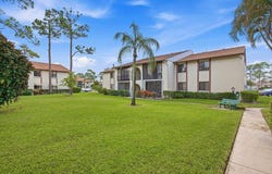 331 KNOTTY PINE Circle, Greenacres, FL 33463