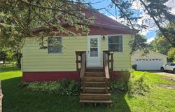 307 E Begley Street, Greenwood, WI 54437
