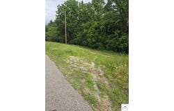 30074 V Highway, Edwards, MO 65326