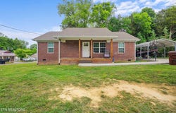 320 W Walnut St, Madisonville, TN 37354