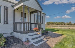 4631 Rolland Rd, Ontario, OR 97914