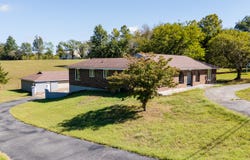 102 E Mockingbird Lane, Crane, MO 65633
