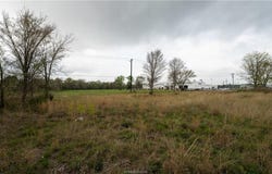 N Texas, Bryan, TX 77803