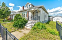 334 Sea St, Quincy, MA 02169
