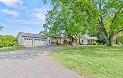 525 County Road 1240, Vinemont, AL 35179