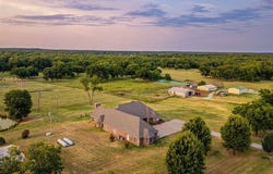 13067 S Bristlecone Road, Henryetta, OK 74437