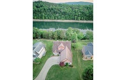 155 W Canterbury, Bronston, KY 42518