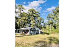 245 Woodcrest Drive, Hemphill, TX 75948