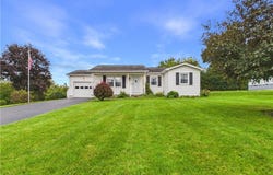107 Reeves Rd, Henrietta, NY 14467