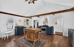 105 South St, Barre, MA 01005