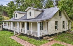 787 Quillen Chapel Road, Campton, KY 41301