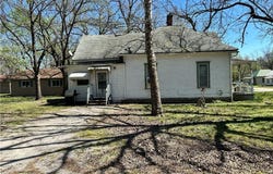 111 W 7th Street, Pleasanton, KS 66075