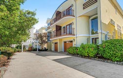 223 N Washington Ave, Margate, NJ 08402-1129
