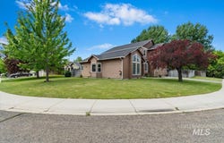 5887 S Tallowtree Way, Boise, ID 83716