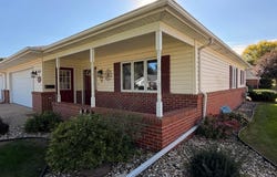 302 Juneau Ave SE, Orange City, IA 51041