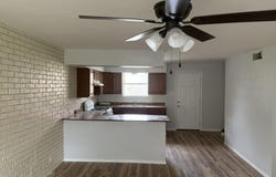 606 W 4th St, Taylor, TX 76574