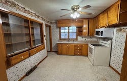 619 E 7th St, Cameron, MO 64429