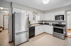 8666 Sunny Hill Drive, Clive, IA 50325
