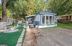 458 CLOVER Drive, YORK, PA 17406