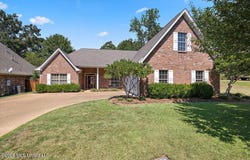 728 Woodrun Drive, Pearl, MS 39208