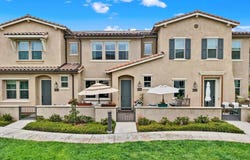 1087 Delpy View, Vista, CA 92084