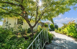 670 SMITH Dr, Woodburn, OR 97071