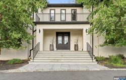 55 Kennedy Drive, Cresskill, NJ 07626
