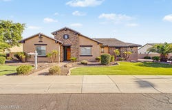 2855 E WARBLER Road, Gilbert, AZ 85297