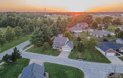 1353 Quail Haven Dr, Moberly, MO 65270