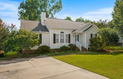 105 Mckenzie Circle, Clayton, NC 27520
