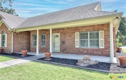 417 S Main Street, Hallettsville, TX 77964
