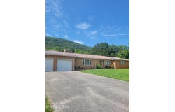 132 Ridgecrest Rd, Harriman, TN 37748