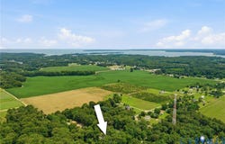 517 Crittenden Rd, Deltaville, VA 23043