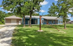 145 Private Road 944, Fairfield, TX 75840