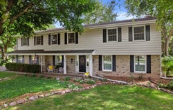 18045 Lamplighter Ln, Brookfield, WI 53045