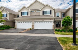 2049 S Stuttle Rd, Batavia, IL 60510